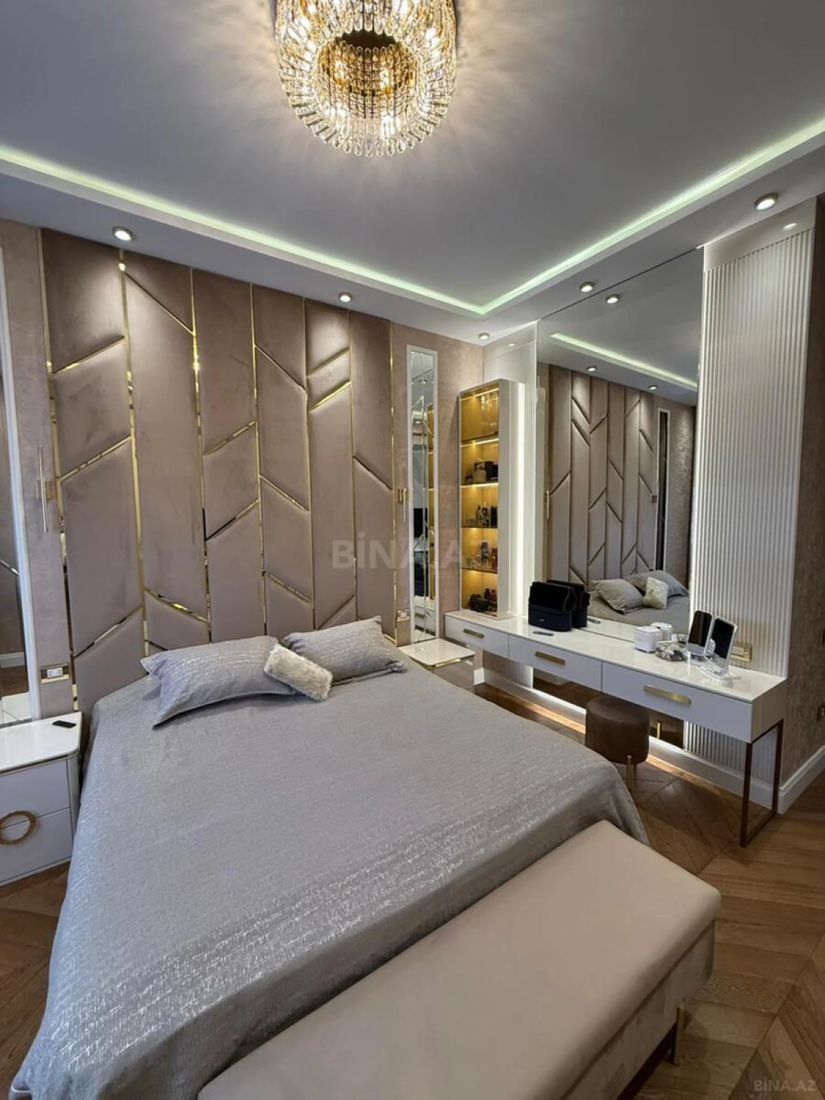 Satılır 4 otaqlı mənzil 185 m²