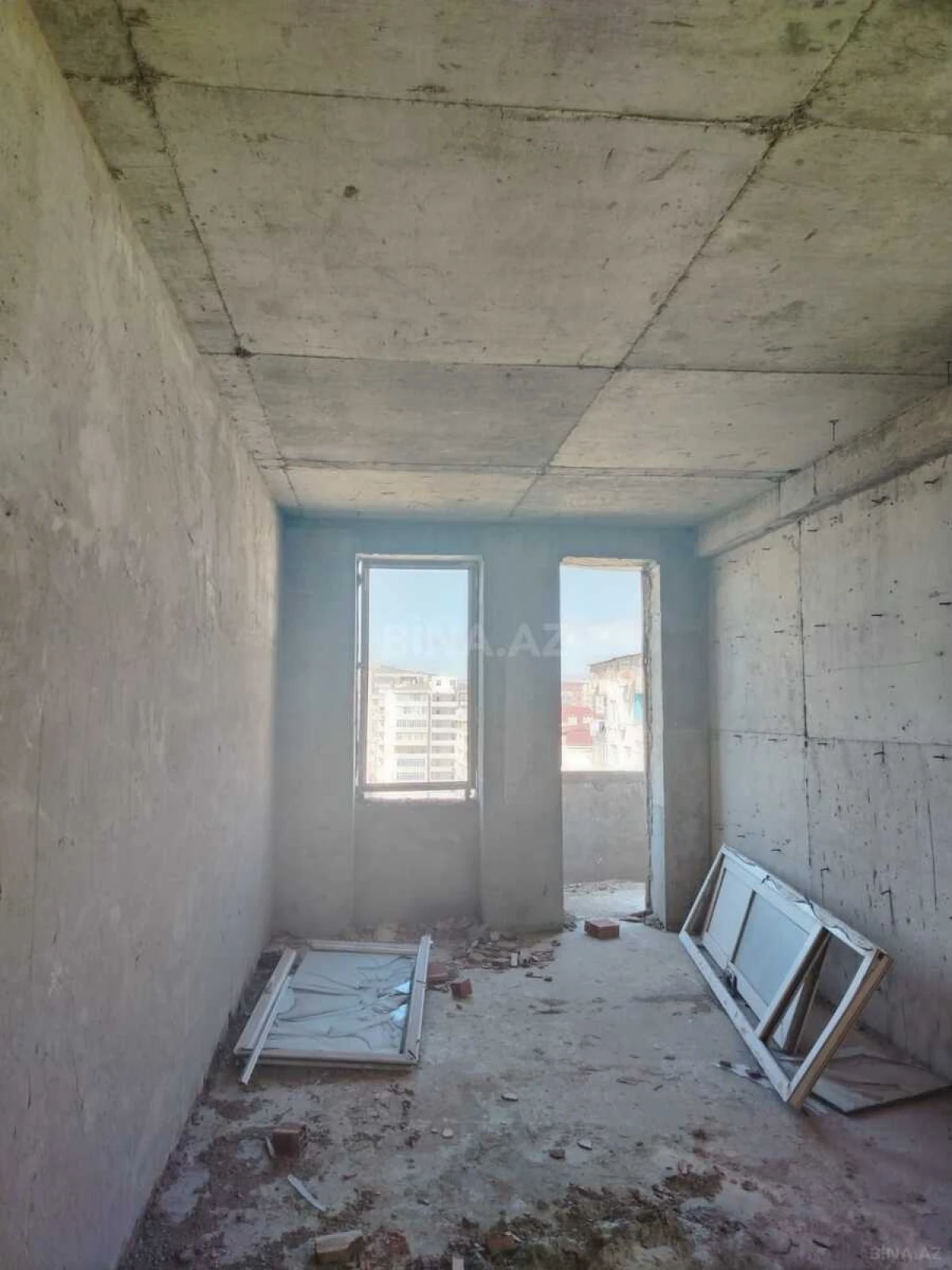 Satılır 3 otaqlı mənzil 140 m²