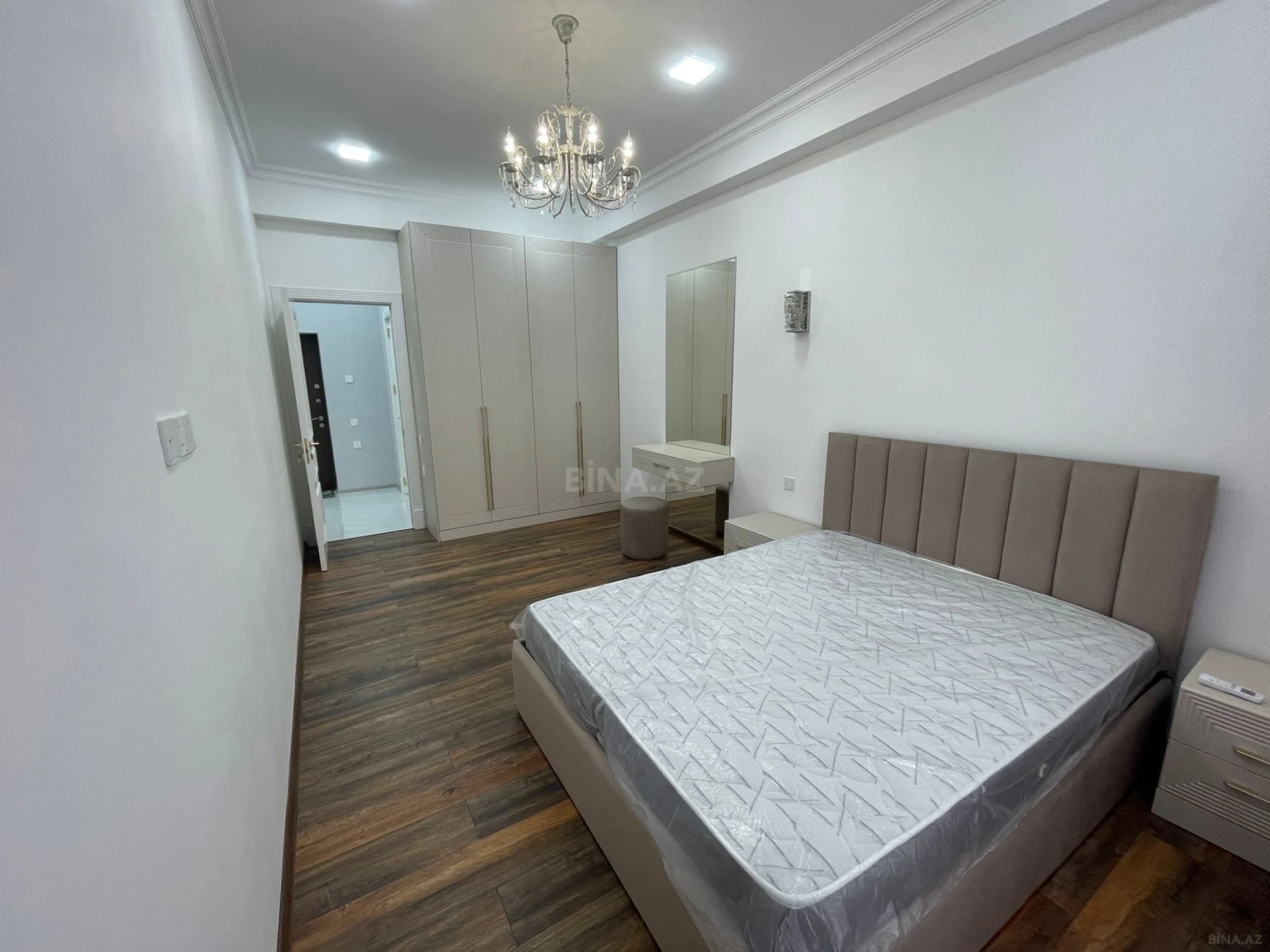 Kirayə verilir 2 otaqlı mənzil 70 m²
