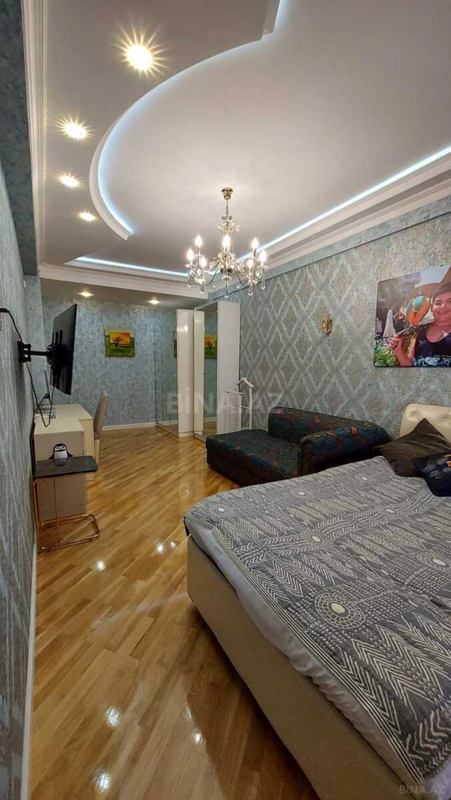 Satılır 3 otaqlı mənzil 165 m²