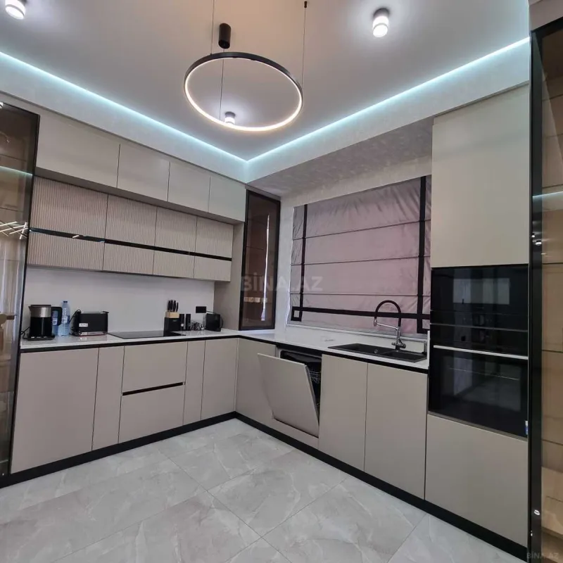 Kirayə verilir 3 otaqlı mənzil 130 m²