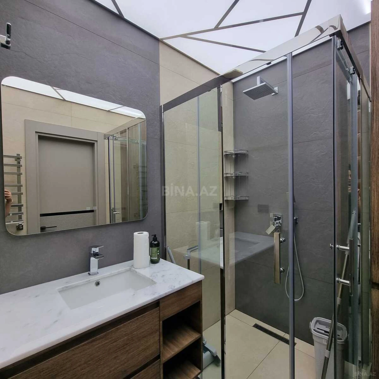 Kirayə verilir 3 otaqlı mənzil 130 m²