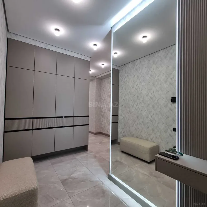 Kirayə verilir 3 otaqlı mənzil 130 m²