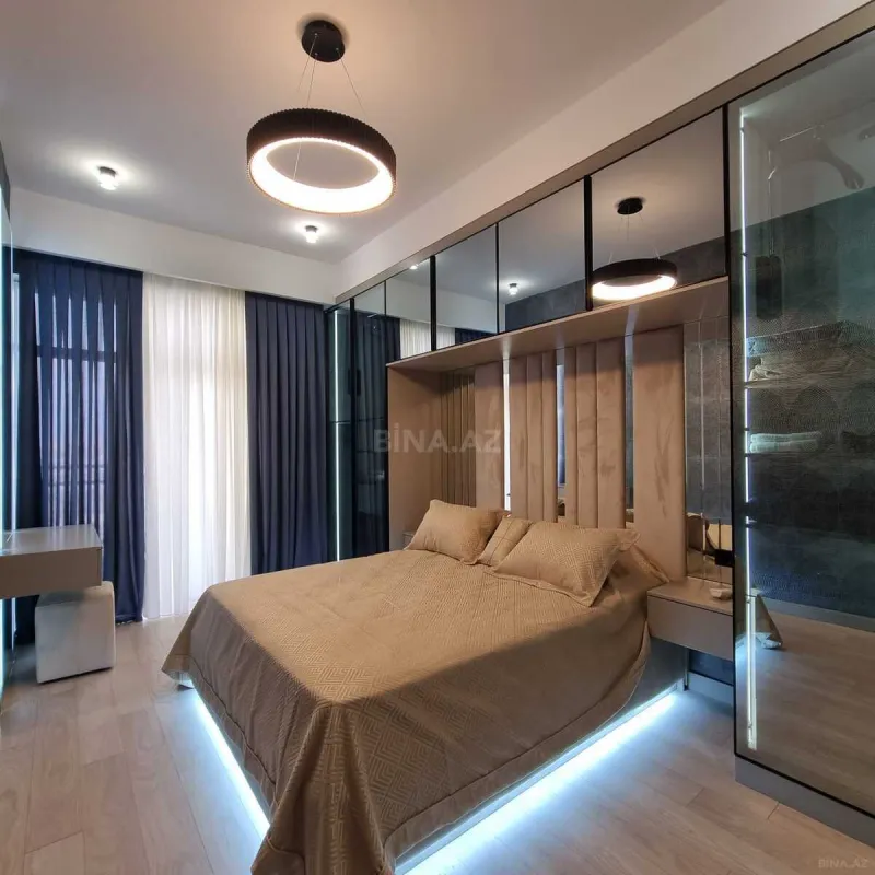 Kirayə verilir 3 otaqlı mənzil 130 m²