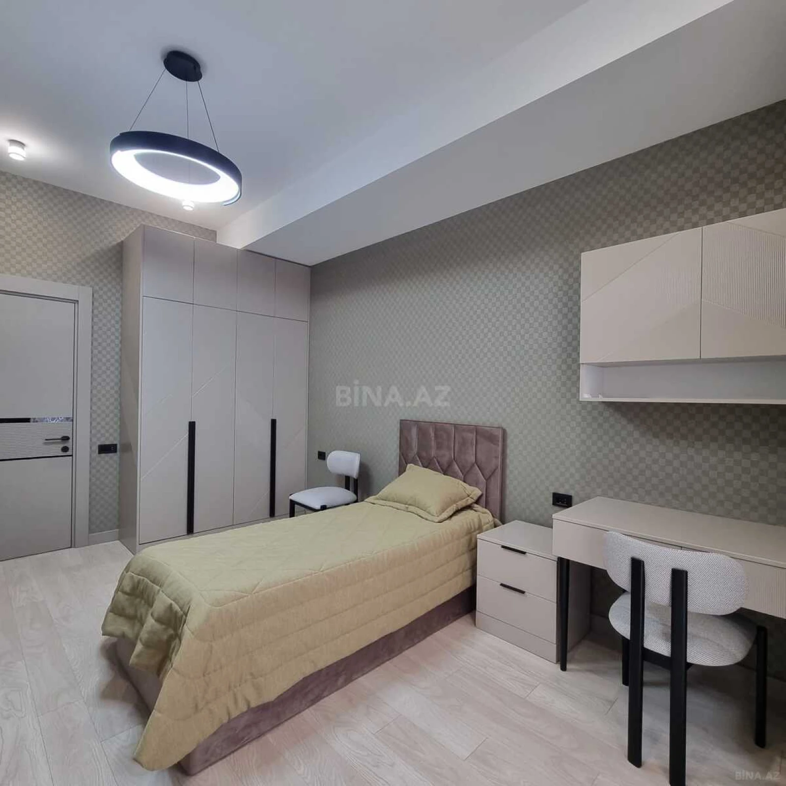 Kirayə verilir 3 otaqlı mənzil 130 m²