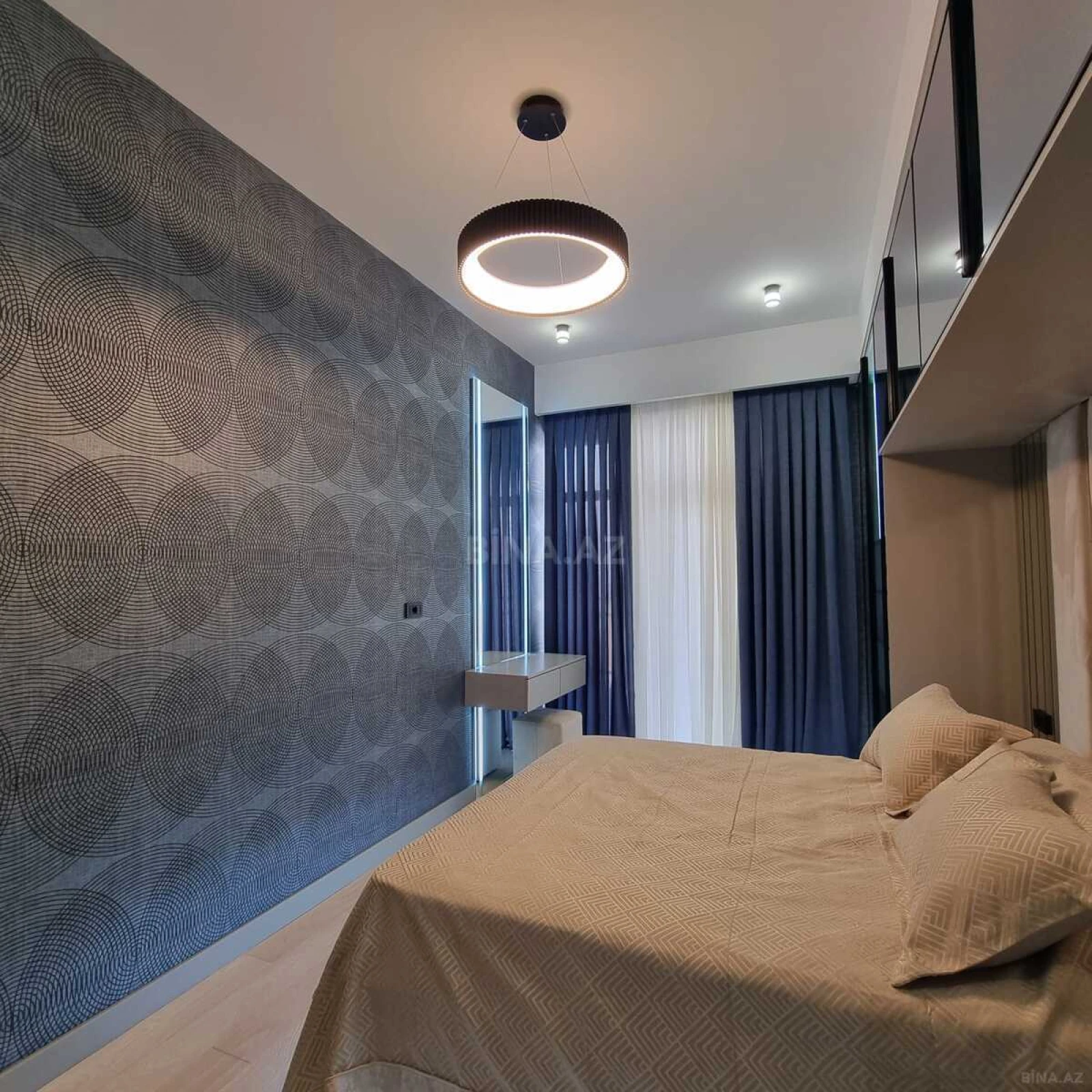 Kirayə verilir 3 otaqlı mənzil 130 m²