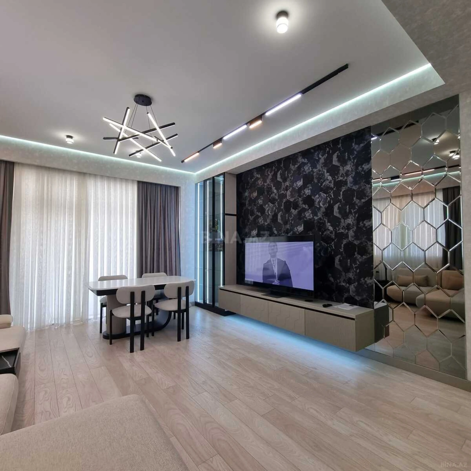 Kirayə verilir 3 otaqlı mənzil 130 m²