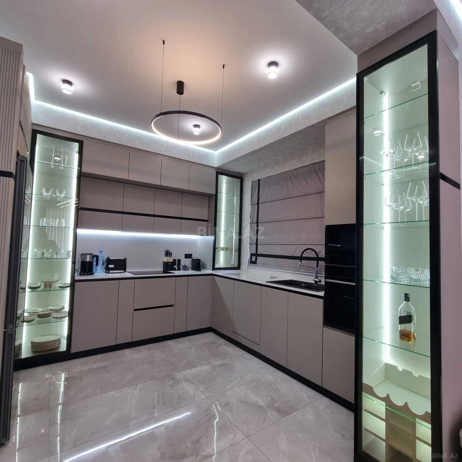 Kirayə verilir 3 otaqlı mənzil 130 m²