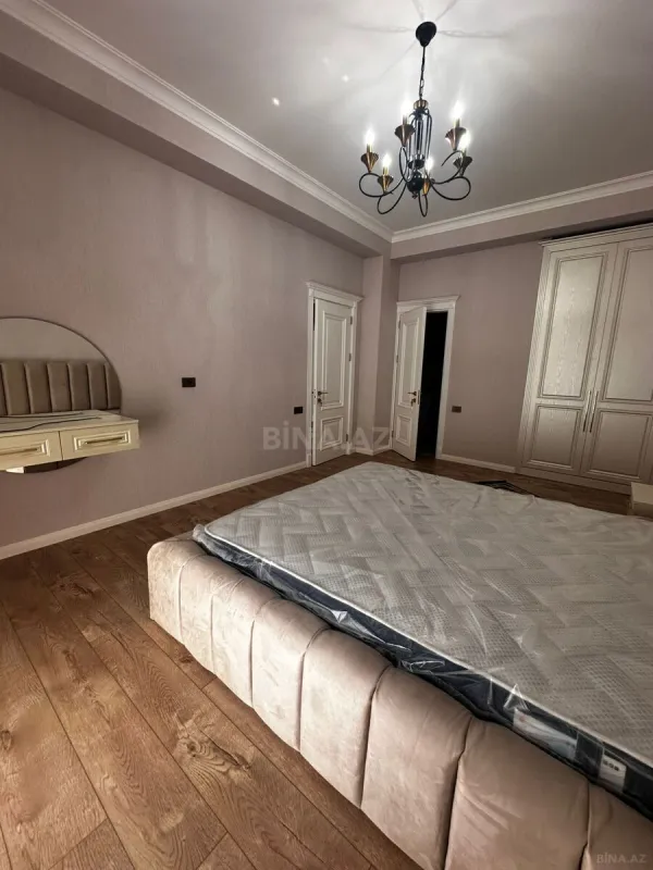 Kirayə verilir 3 otaqlı mənzil 140 m²