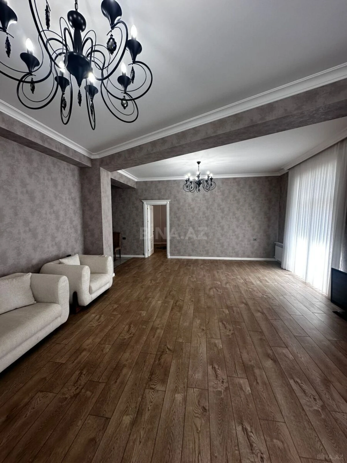 Kirayə verilir 3 otaqlı mənzil 140 m²