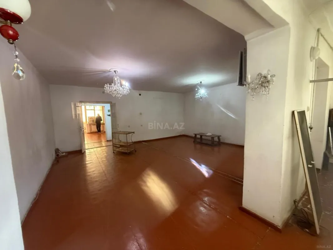 Satılır 5 otaqlı mənzil 110 m²