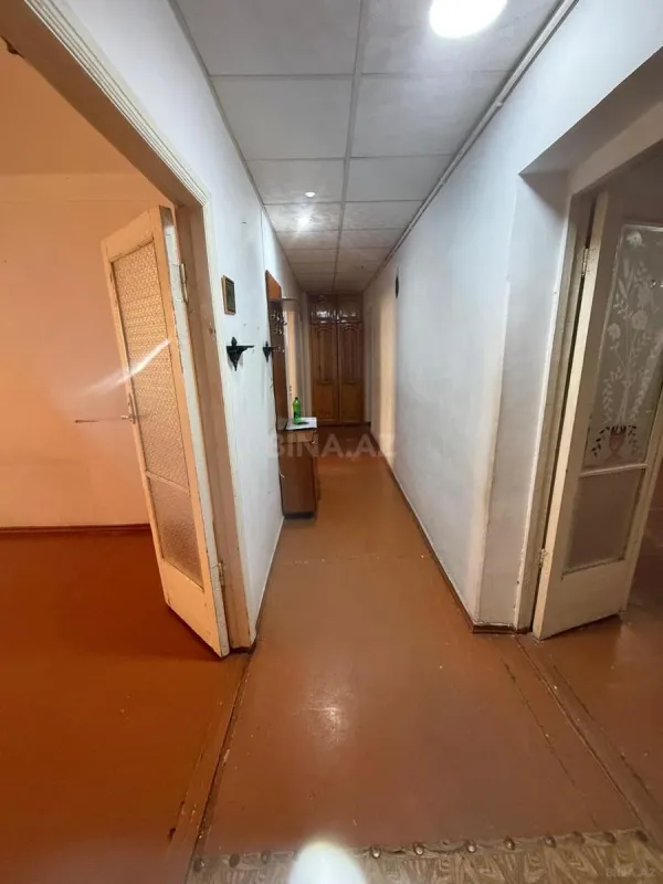 Satılır 5 otaqlı mənzil 110 m²