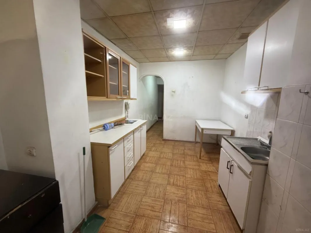 Satılır 5 otaqlı mənzil 110 m²