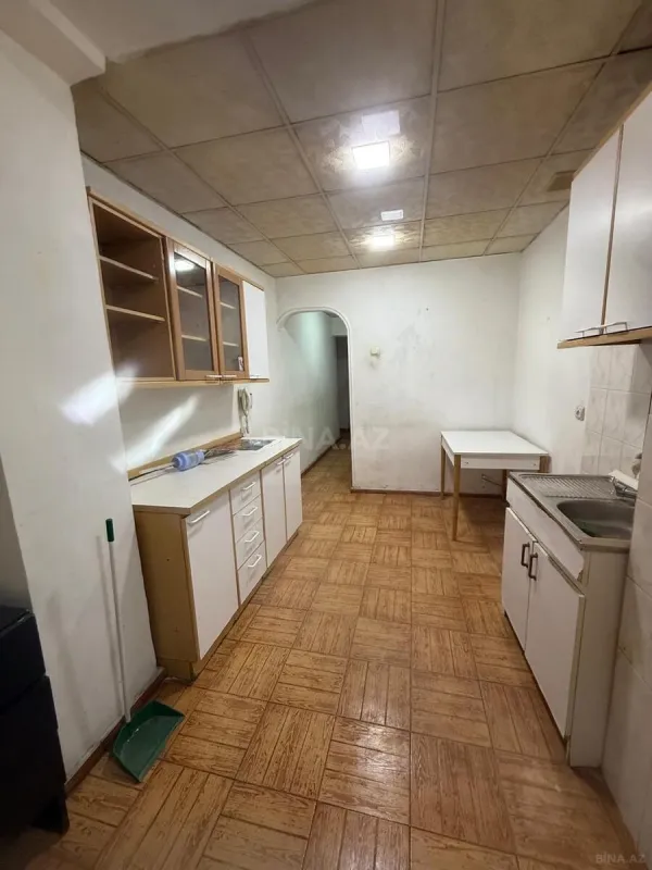 Satılır 5 otaqlı mənzil 110 m²