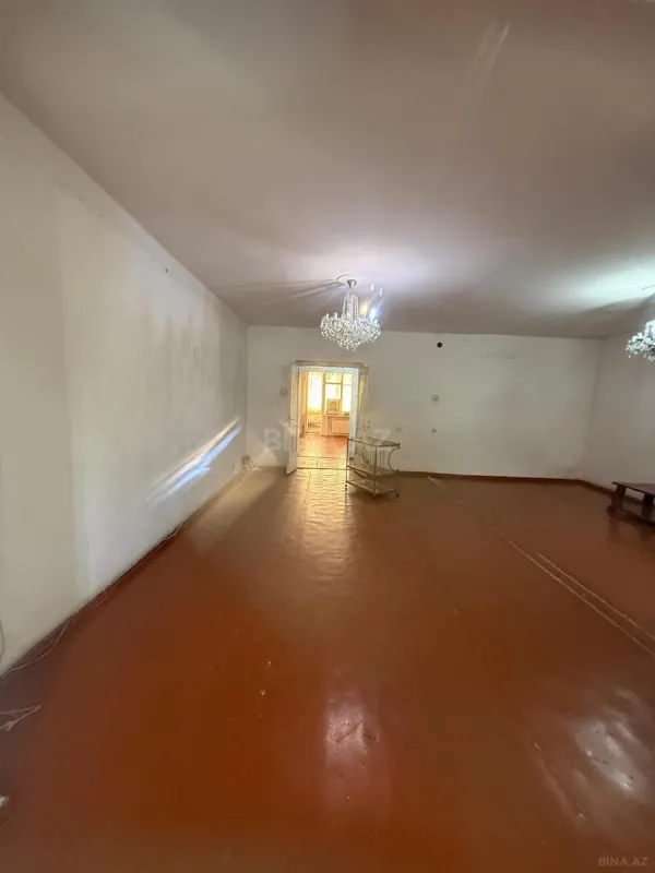 Satılır 5 otaqlı mənzil 110 m²