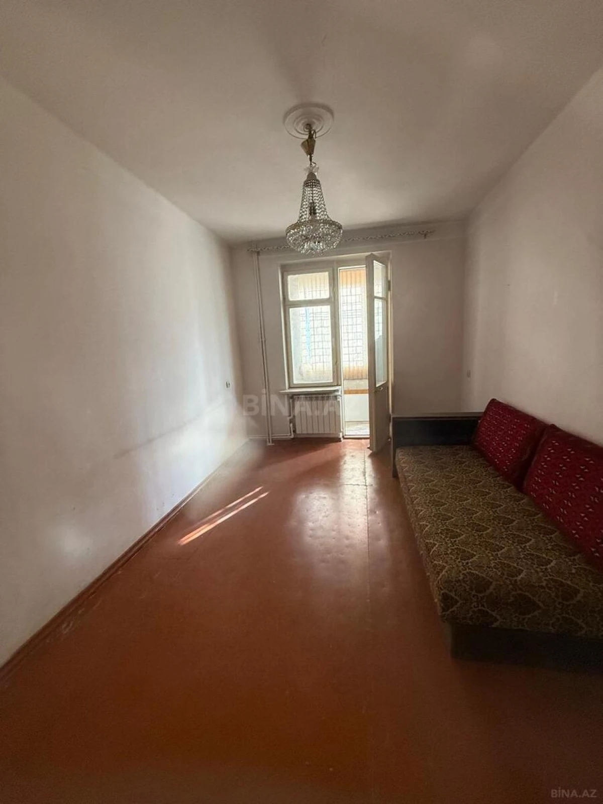 Satılır 5 otaqlı mənzil 110 m²