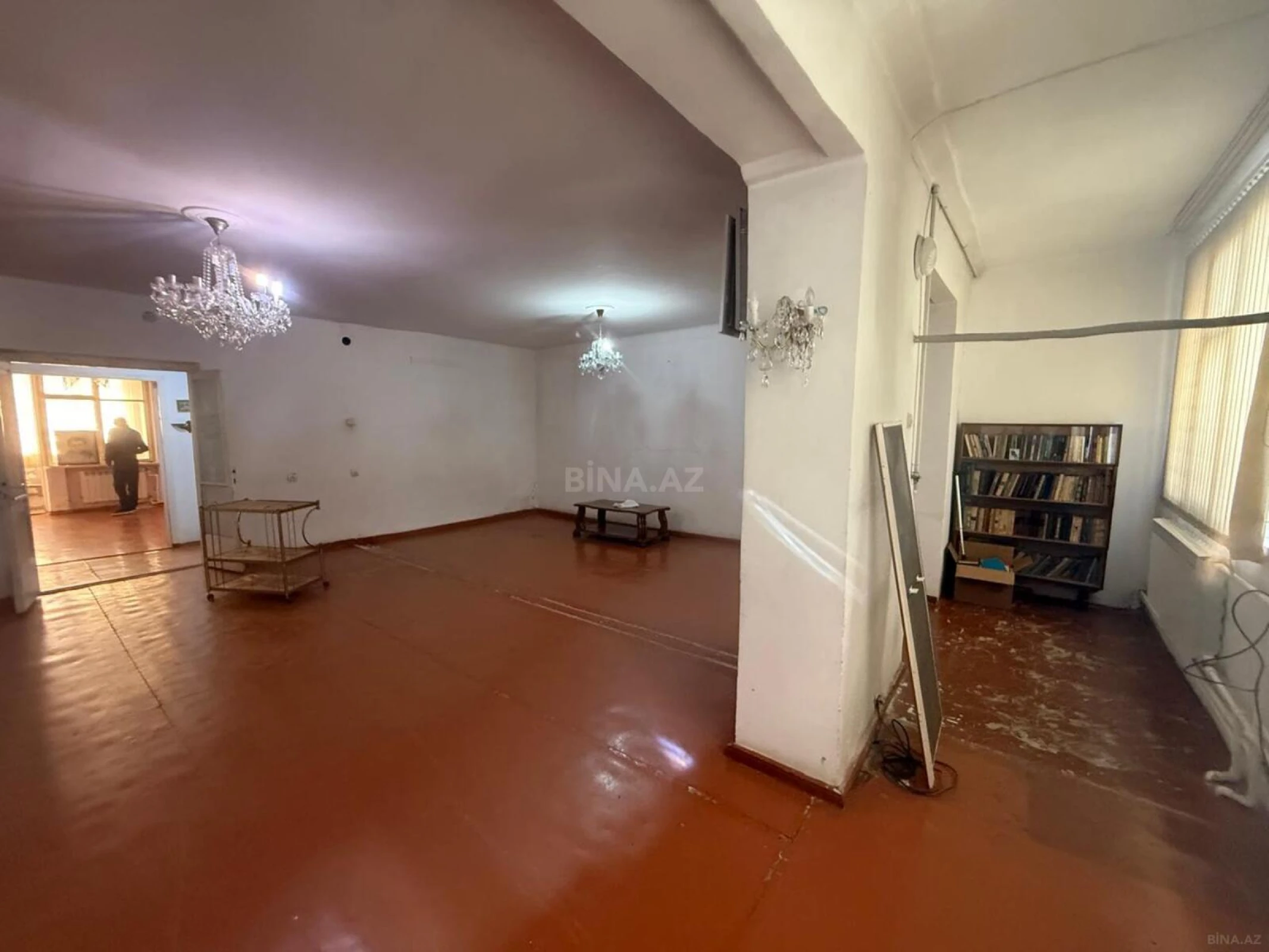 Satılır 5 otaqlı mənzil 110 m²