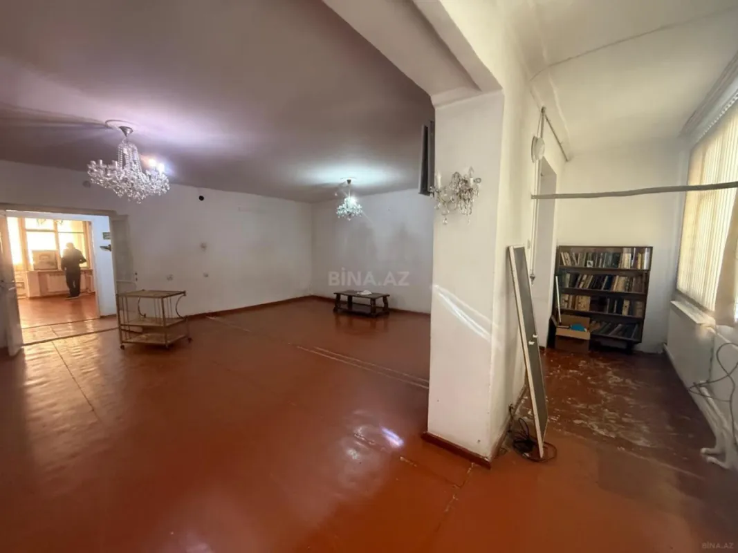 Satılır 5 otaqlı mənzil 110 m²