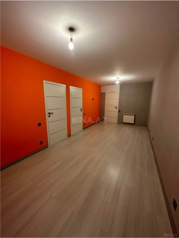 Satılır 2 otaqlı mənzil 105 m²