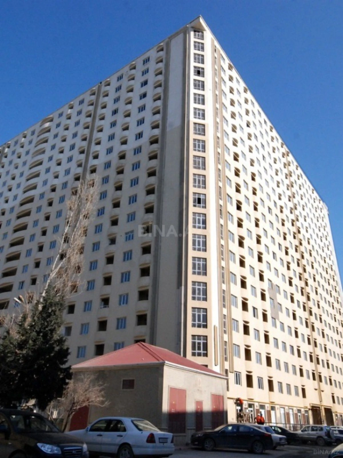 Satılır 2 otaqlı mənzil 105 m²
