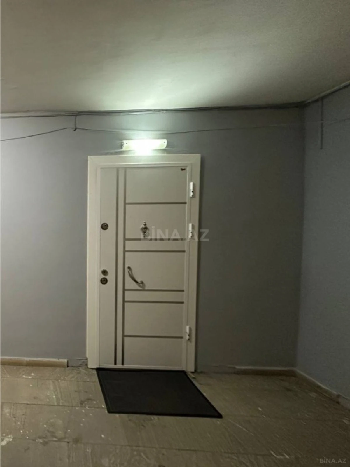 Satılır 2 otaqlı mənzil 105 m²