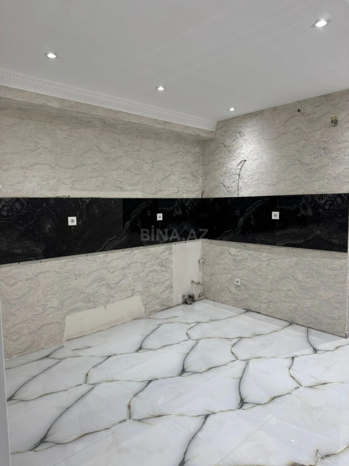 Satılır 3 otaqlı mənzil 120 m²