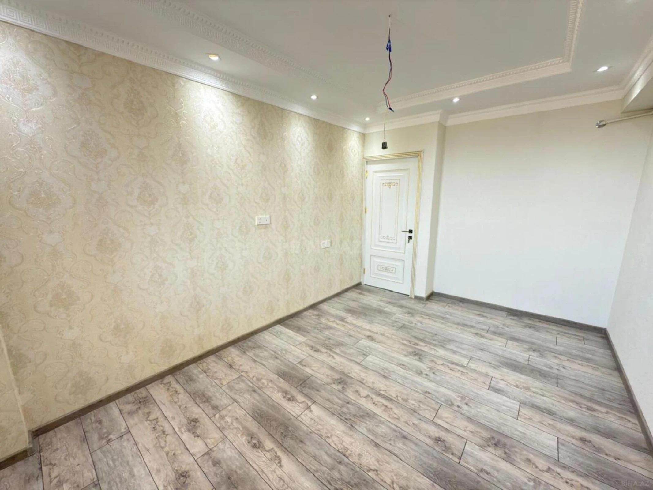 Satılır 3 otaqlı mənzil 120 m²
