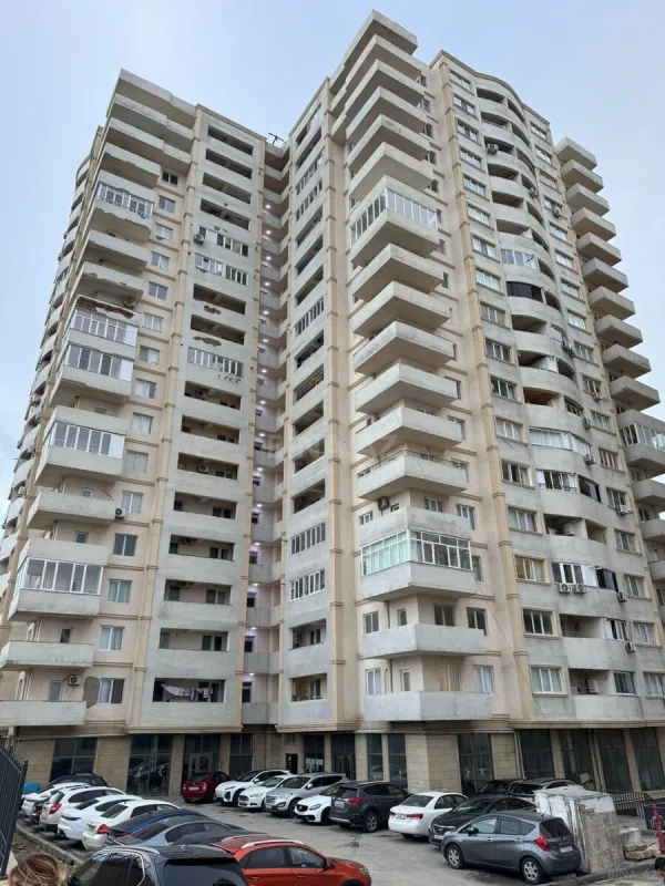 Satılır 3 otaqlı mənzil 120 m²