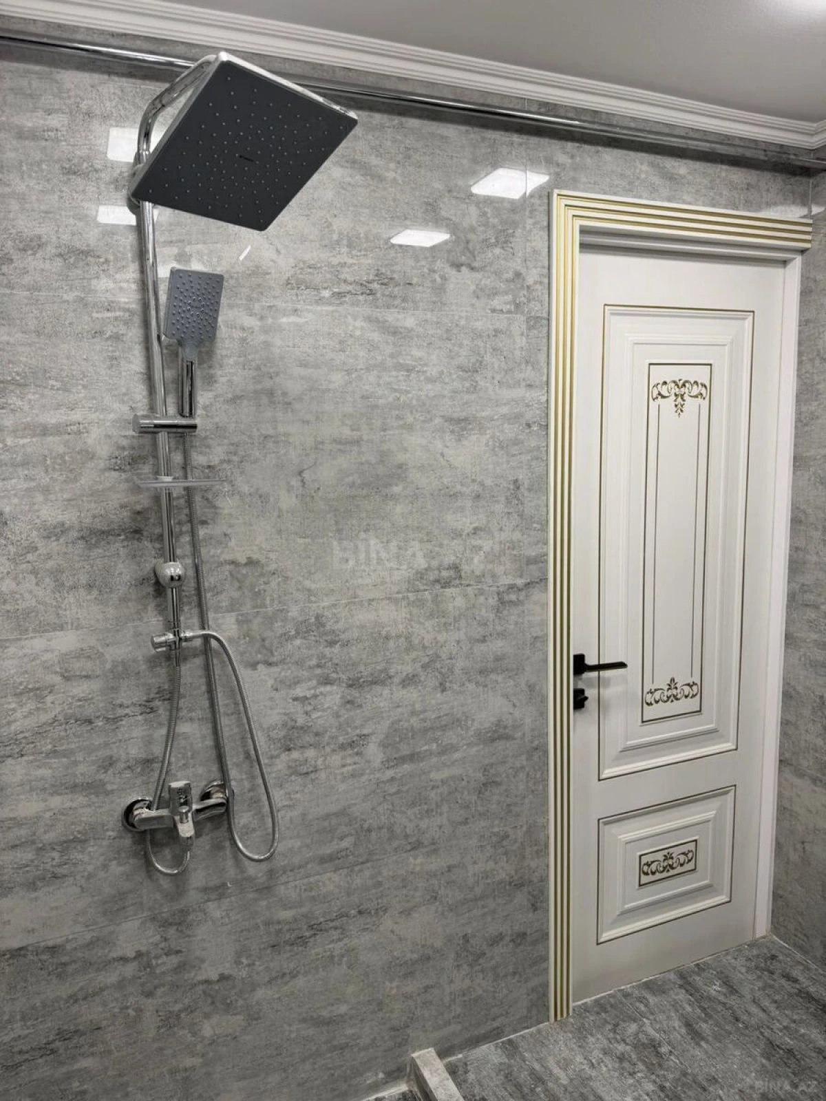 Satılır 3 otaqlı mənzil 120 m²