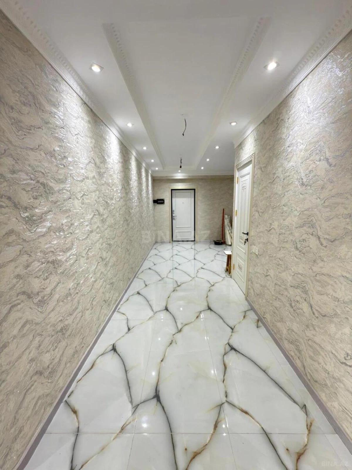 Satılır 3 otaqlı mənzil 120 m²