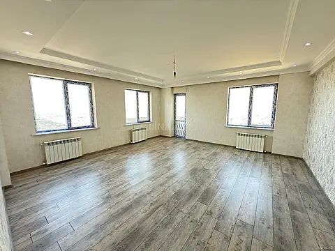Satılır 3 otaqlı mənzil 120 m²