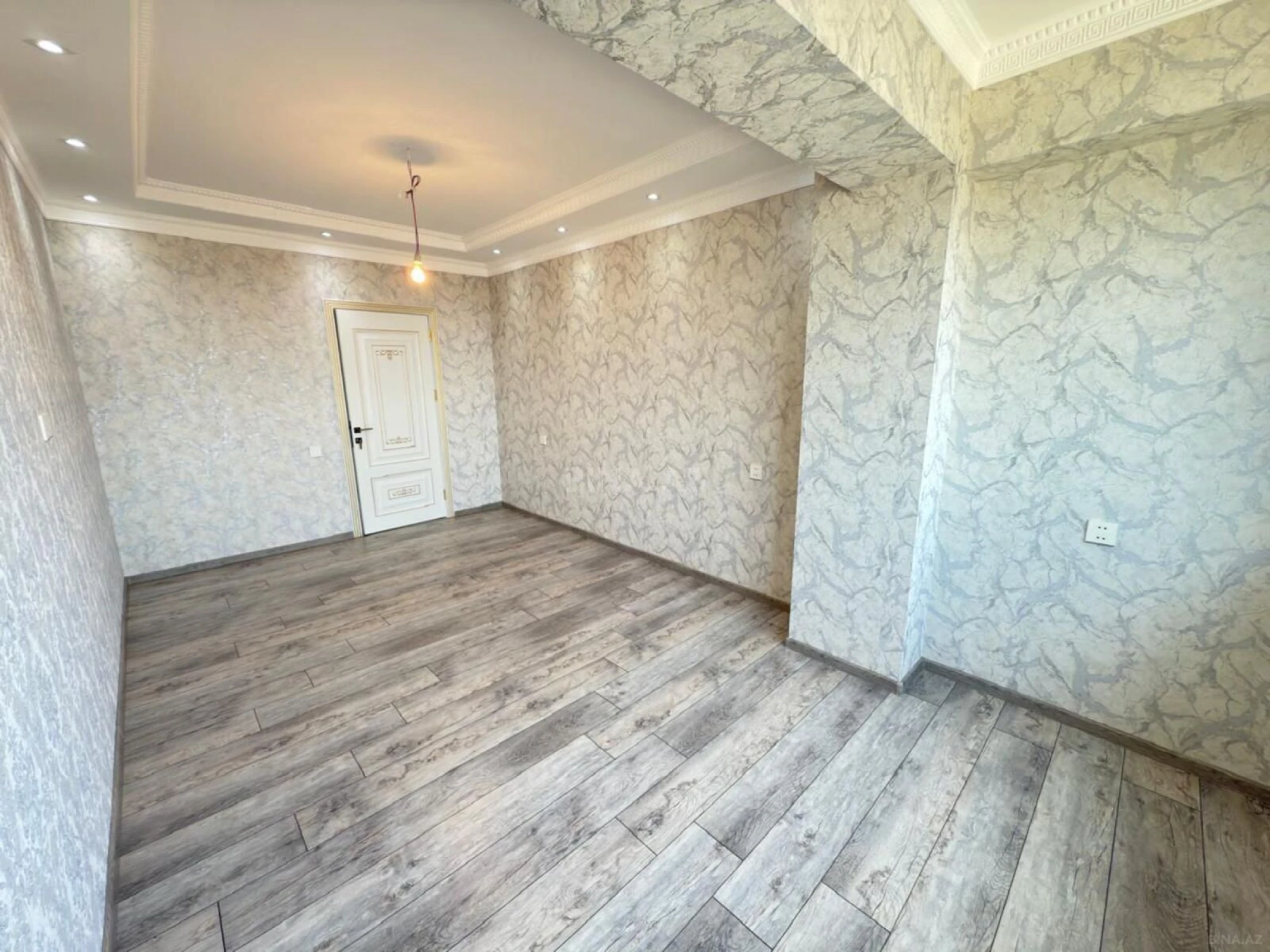 Satılır 3 otaqlı mənzil 120 m²