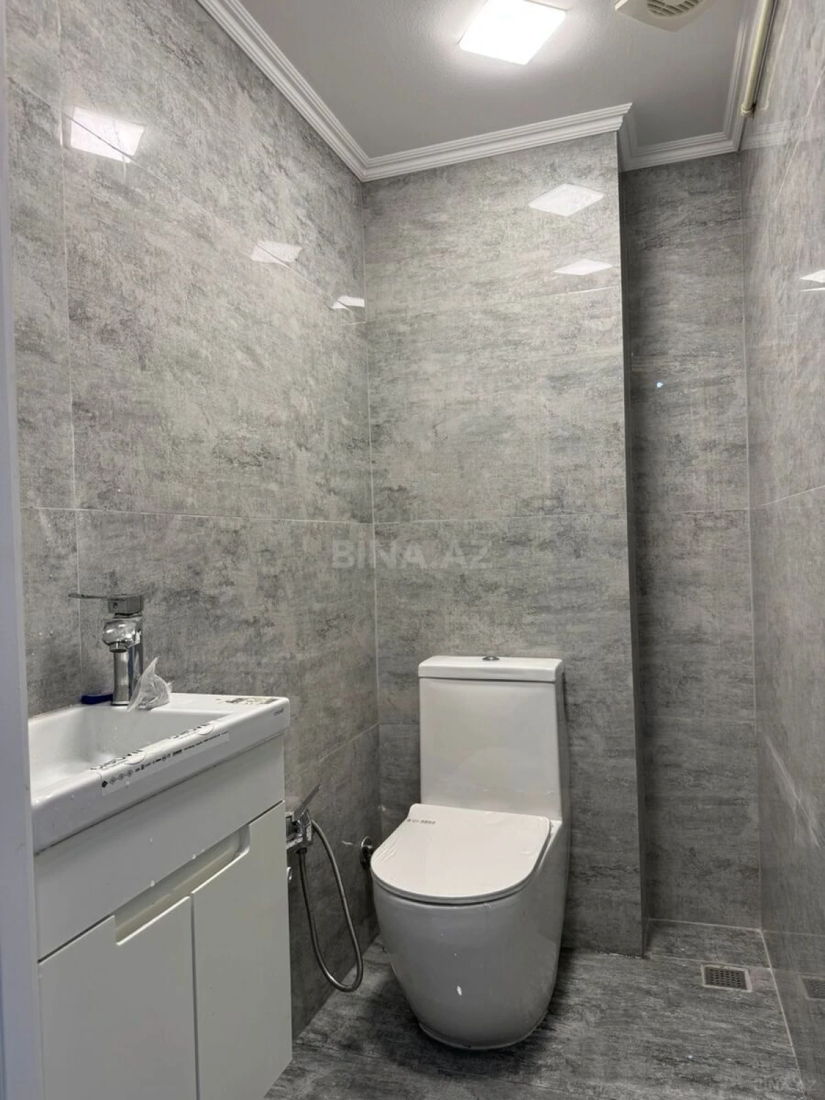 Satılır 3 otaqlı mənzil 120 m²