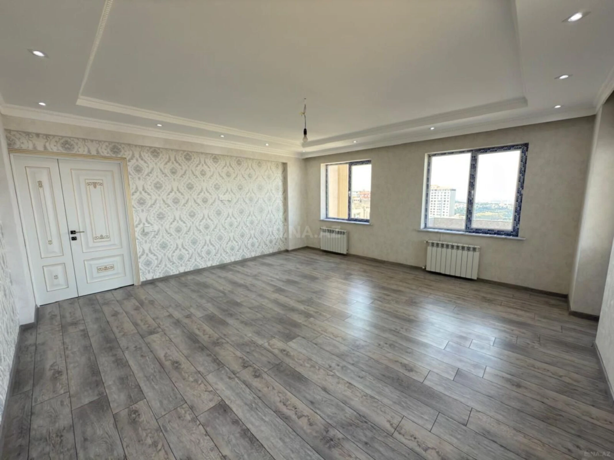 Satılır 3 otaqlı mənzil 120 m²