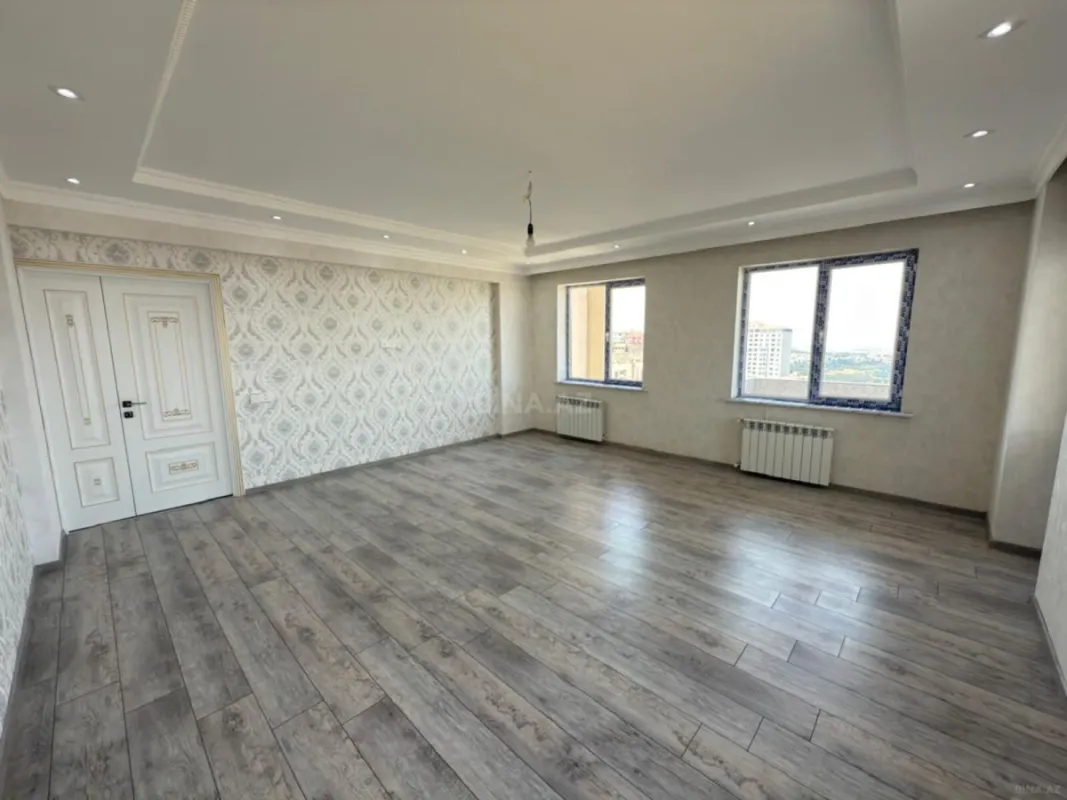 Satılır 3 otaqlı mənzil 120 m²