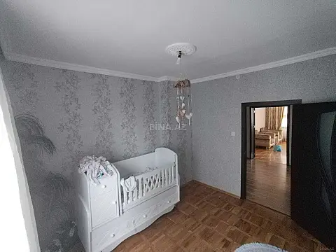Satılır 5 otaqlı mənzil 170 m²
