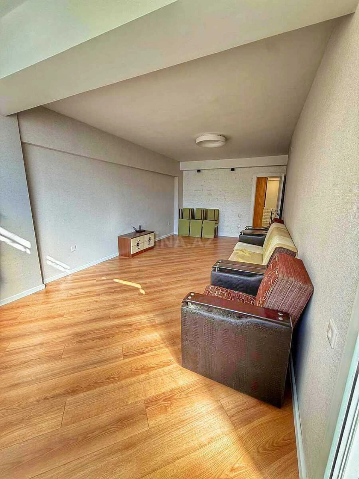 Satılır 2 otaqlı mənzil 75 m²
