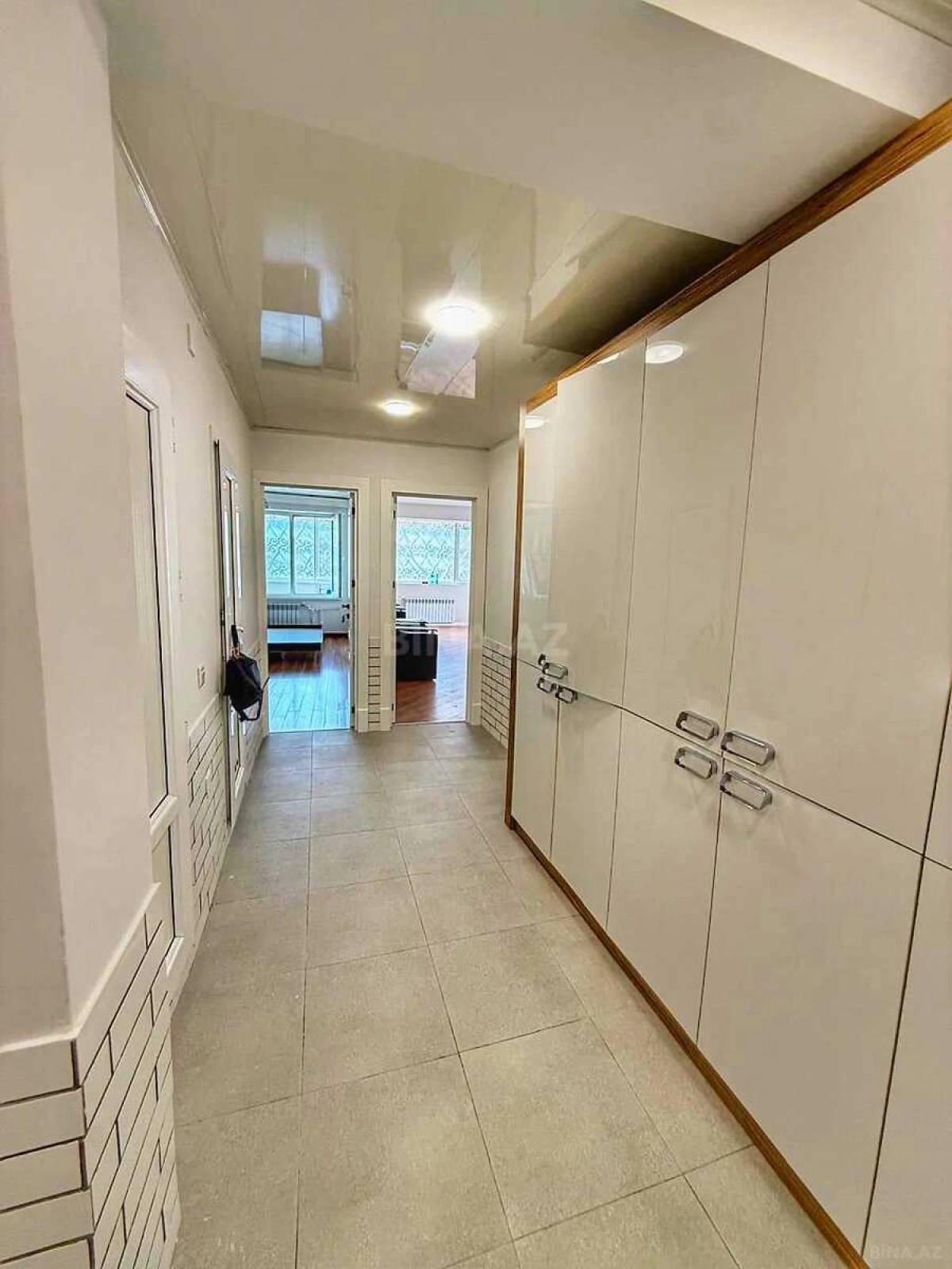 Satılır 2 otaqlı mənzil 75 m²