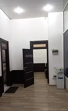 Satılır 3 otaqlı ofis 54 m²