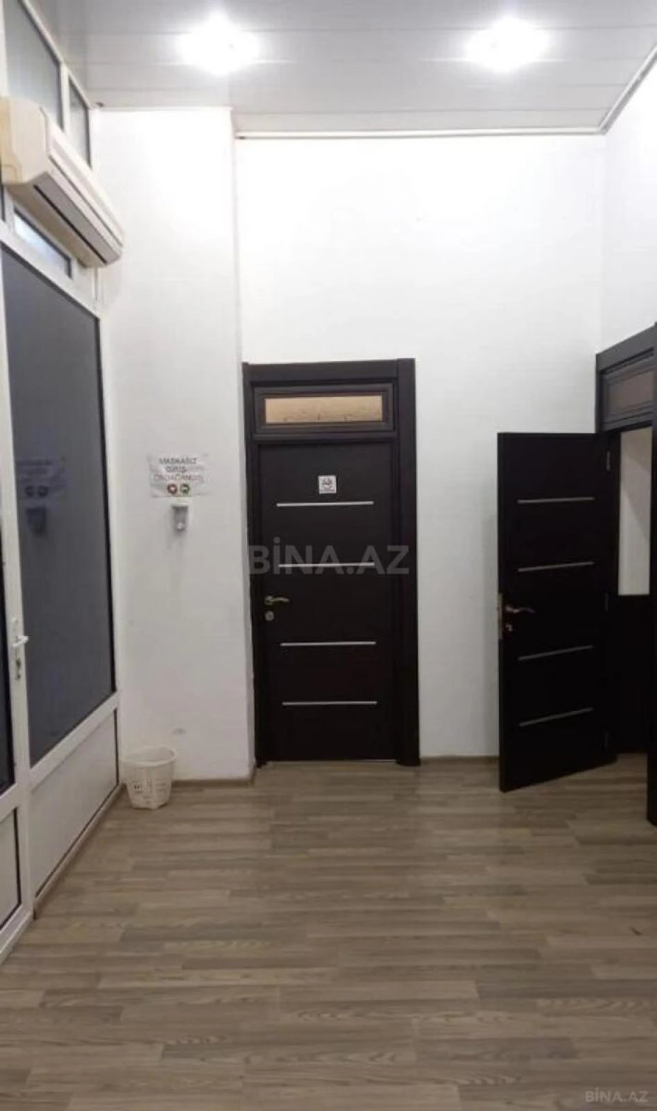 Satılır 3 otaqlı ofis 54 m²