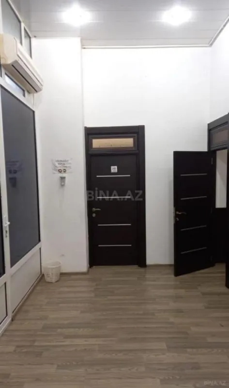 Satılır 3 otaqlı ofis 54 m²