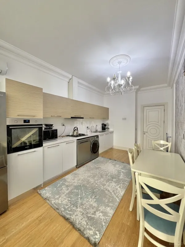 Satılır 2 otaqlı mənzil 111 m²