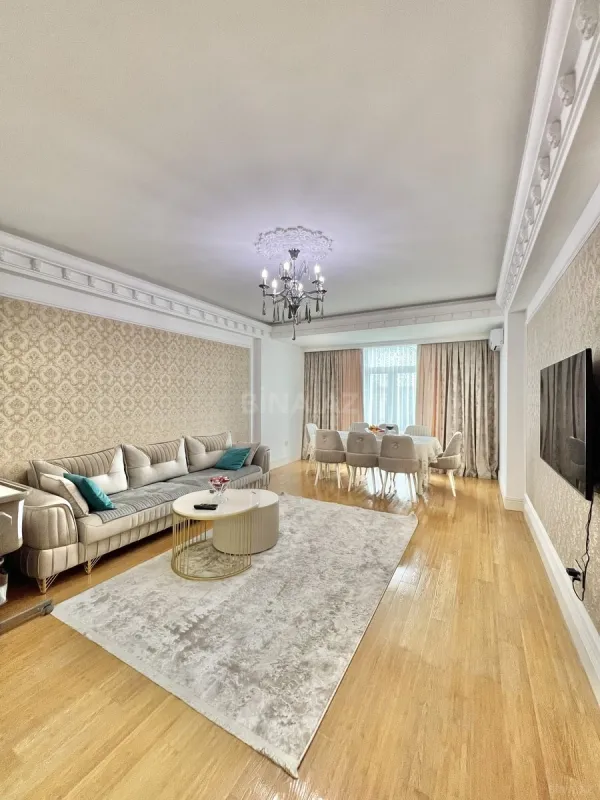 Satılır 2 otaqlı mənzil 111 m²