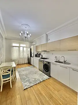 Satılır 2 otaqlı mənzil 111 m²
