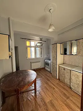 Kirayə verilir 2 otaqlı mənzil 83 m²