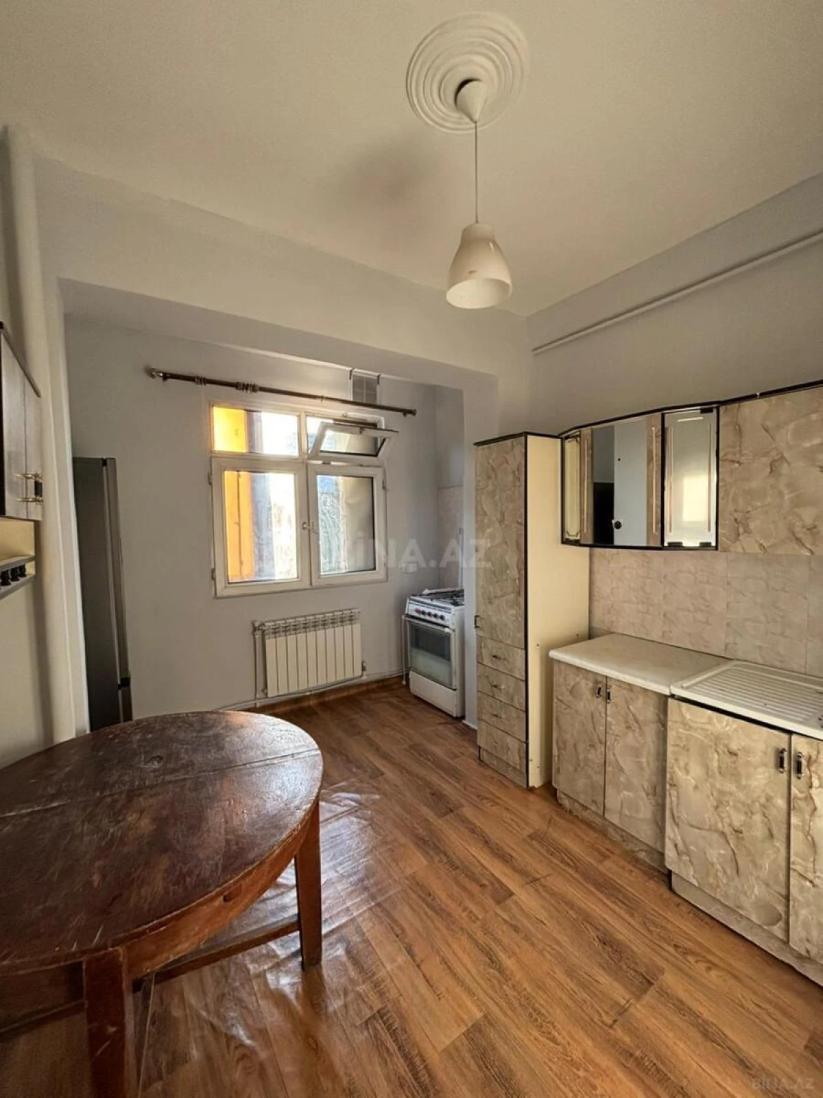 Kirayə verilir 2 otaqlı mənzil 83 m²