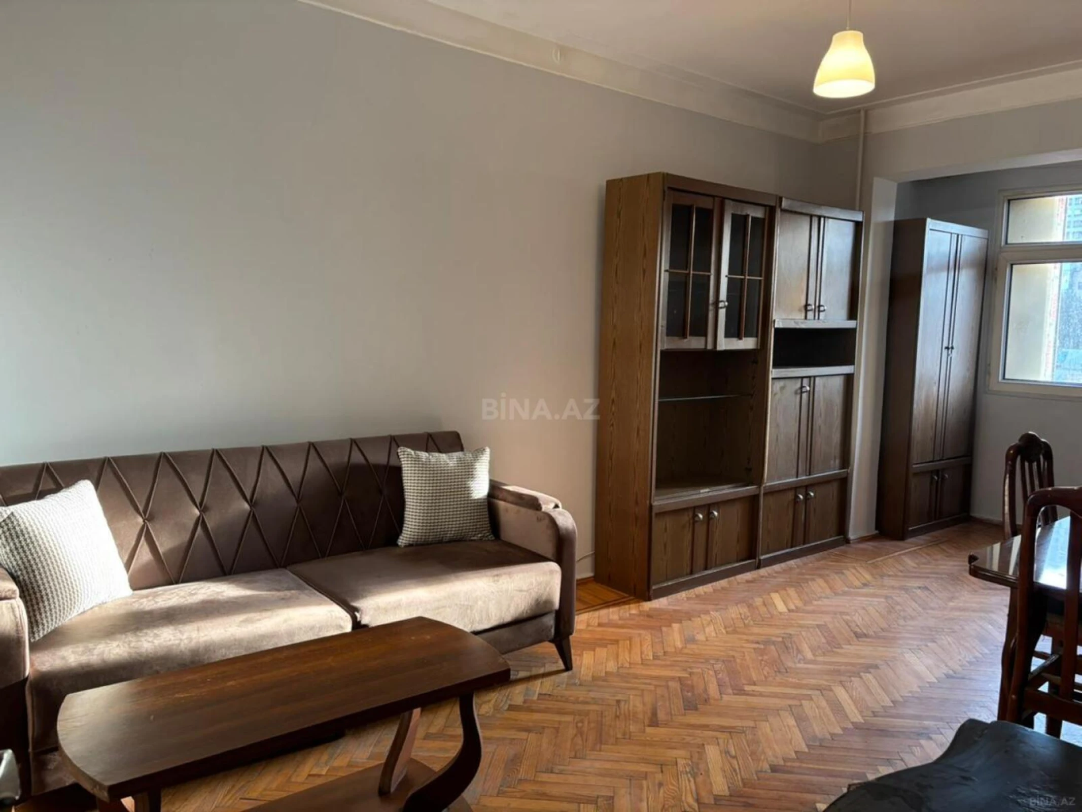 Kirayə verilir 2 otaqlı mənzil 83 m²