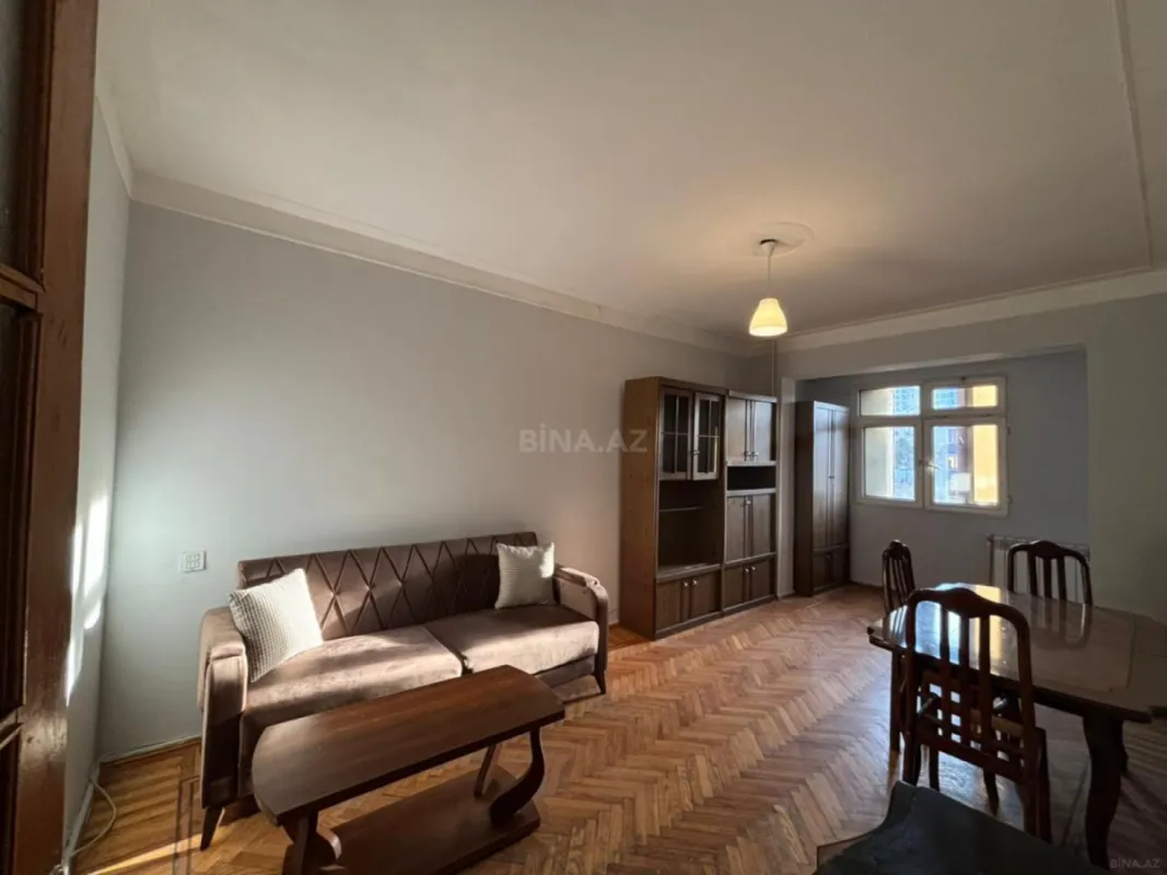 Kirayə verilir 2 otaqlı mənzil 83 m²