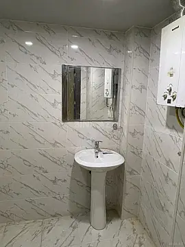 Kirayə verilir 2 otaqlı mənzil 65 m²