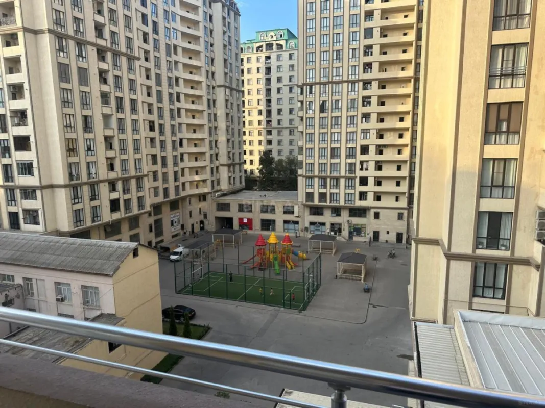 Satılır 3 otaqlı mənzil 170 m²